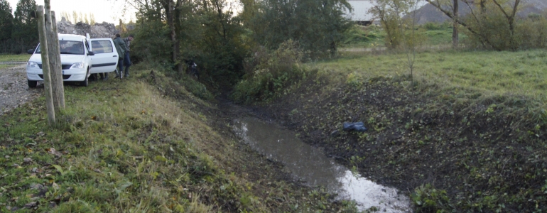 le fossé en fin de journée