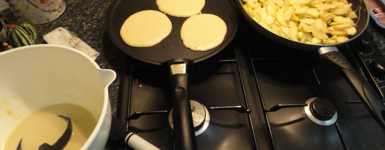 Vous pouvez mettre 3 petites louches de pâte sur la crêpière